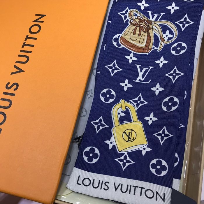 Louis Vuitton Scarf LVS00009